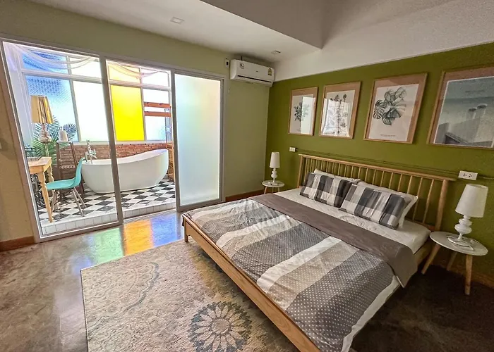 ゲストハウス T-house Bkk 2floors Near Bts With Swimming Pool And Free Wifi バンコク都