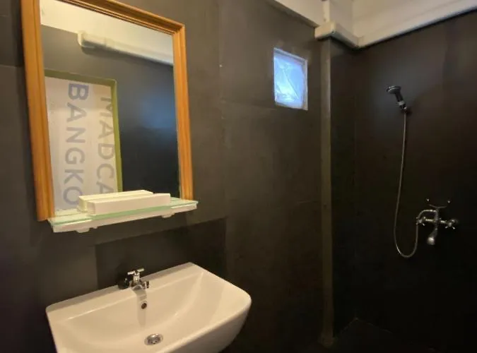 T-house Bkk 2floors Near Bts With Swimming Pool And Free Wifi バンコク都