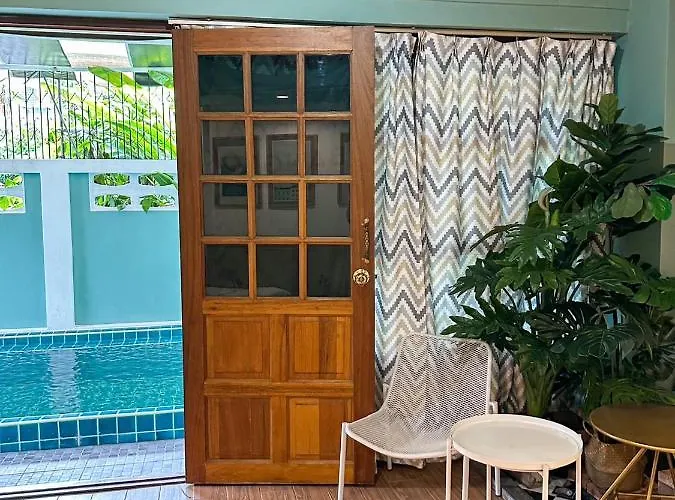 T-house Bkk 2floors Near Bts With Swimming Pool And Free Wifi 4* バンコク都