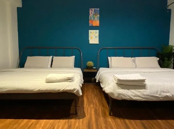 ゲストハウス T-house Bkk 2floors Near Bts With Swimming Pool And Free Wifi バンコク都