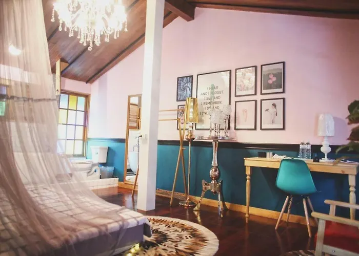 ゲストハウス T-house Bkk 2floors Near Bts With Swimming Pool And Free Wifi バンコク都
