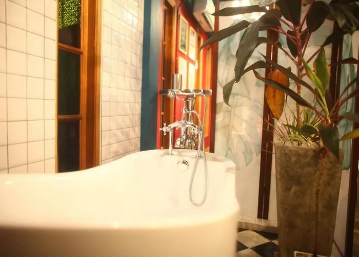 ゲストハウス T-house Bkk 2floors Near Bts With Swimming Pool And Free Wifi バンコク都