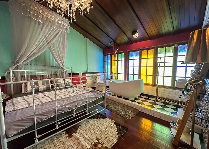 T-house Bkk 2floors Near Bts With Swimming Pool And Free Wifi 4* バンコク都