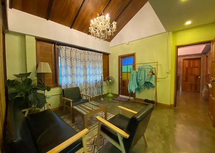 T-house Bkk 2floors Near Bts With Swimming Pool And Free Wifi バンコク都